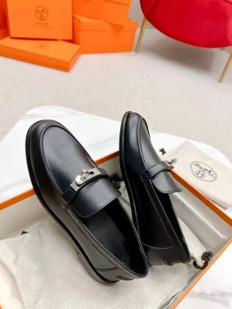 Hermes Women's Destin Loafers in Black Leather - HM073 Hermes Women's Destin Loafers in Black Leather