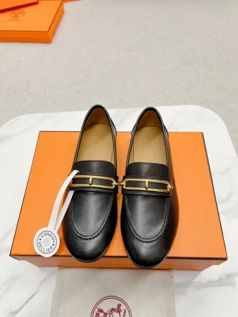 Hermes Women's Colette Loafers in Black Leather - HM069 Hermes Women's Colette Loafers in Black Leather