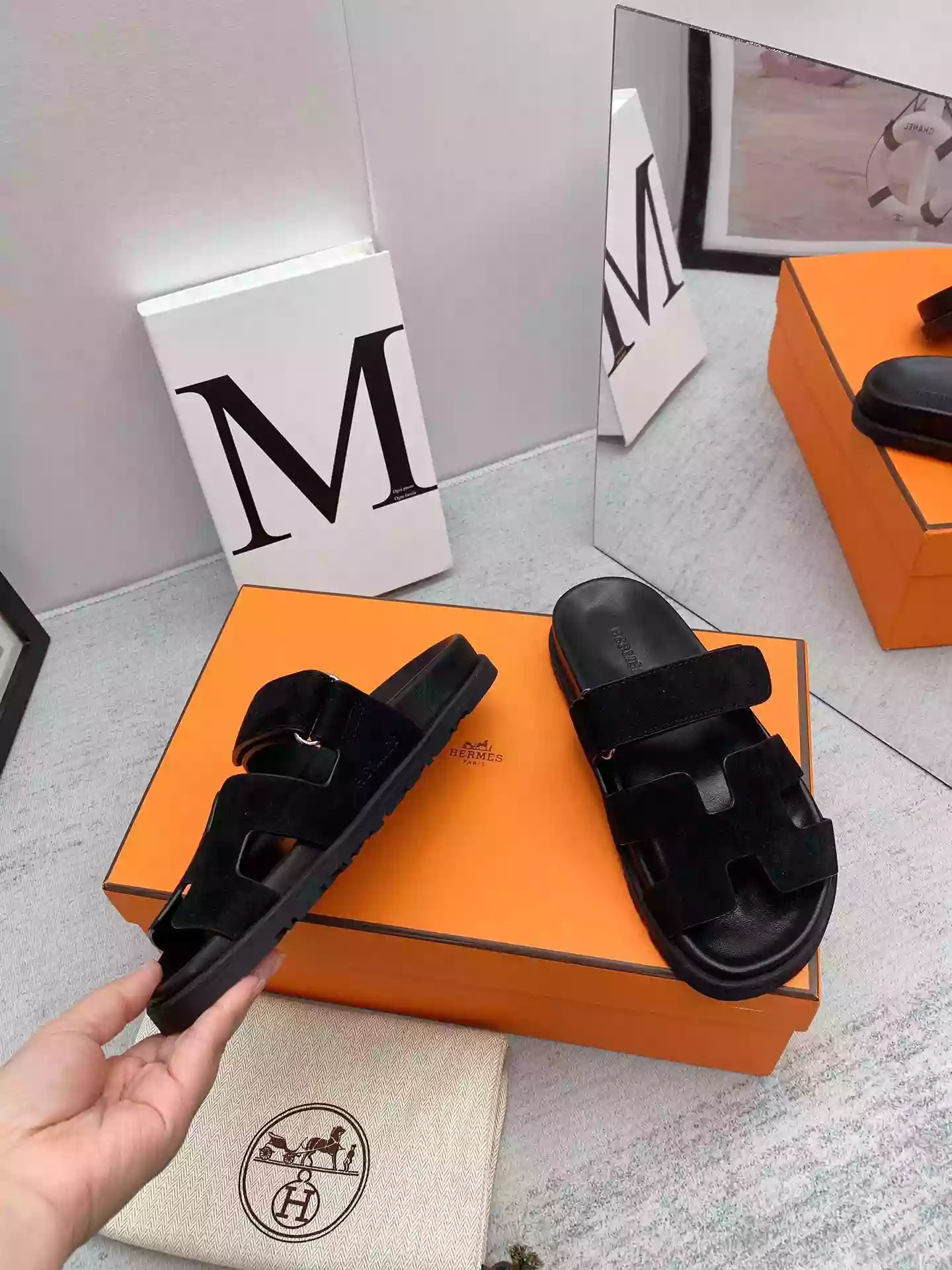 HERMES MEN'S CHYPRE SANDALS IN BLACK SUEDE CALFSKIN - HMSD011