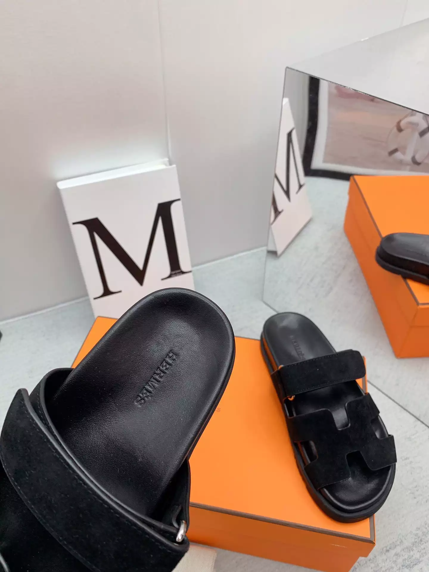 HERMES MEN'S CHYPRE SANDALS IN BLACK SUEDE CALFSKIN - HMSD011