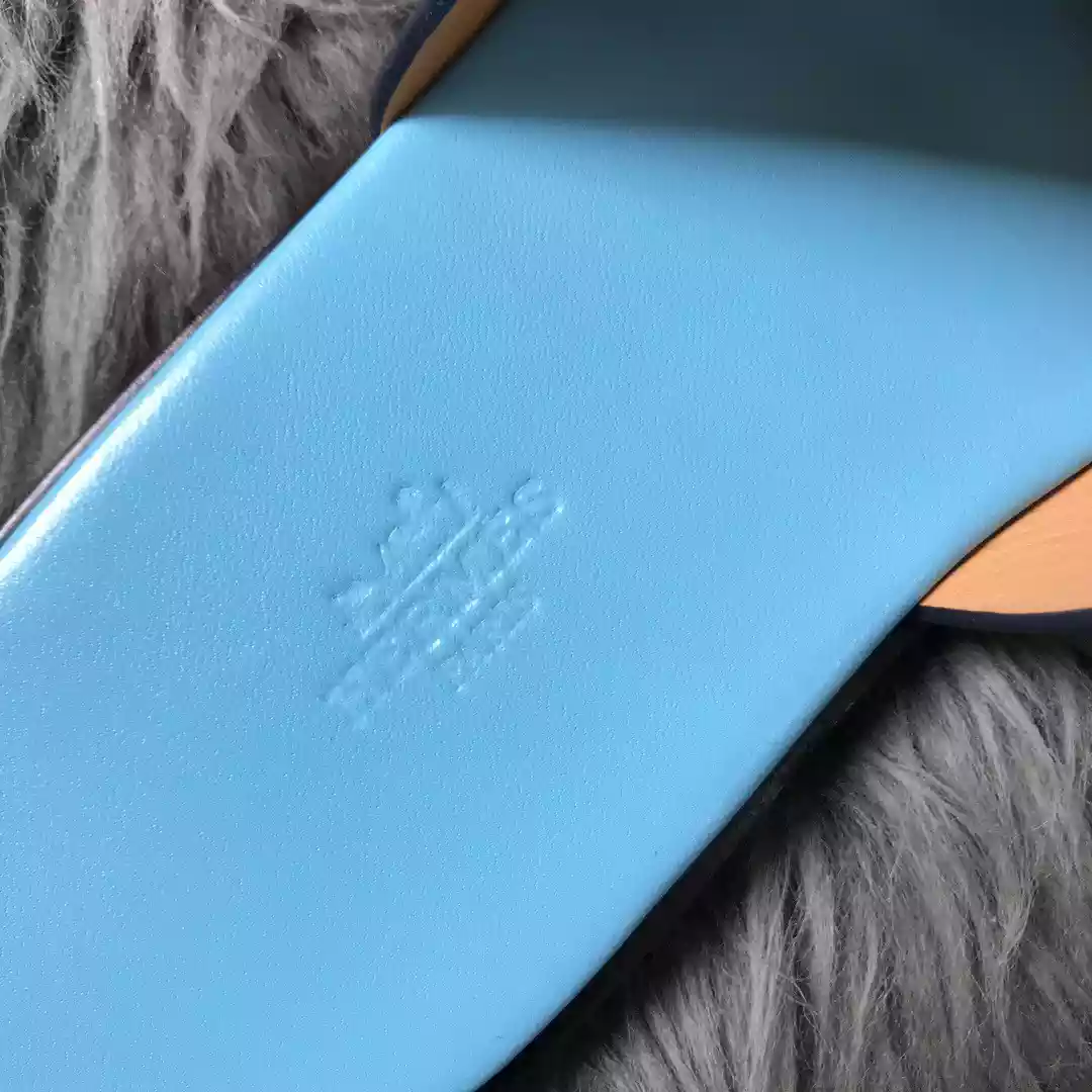 HERMES MEN'S IZMIR SANDALS IN BLACK EPSOM CALFSKIN - HMSD028