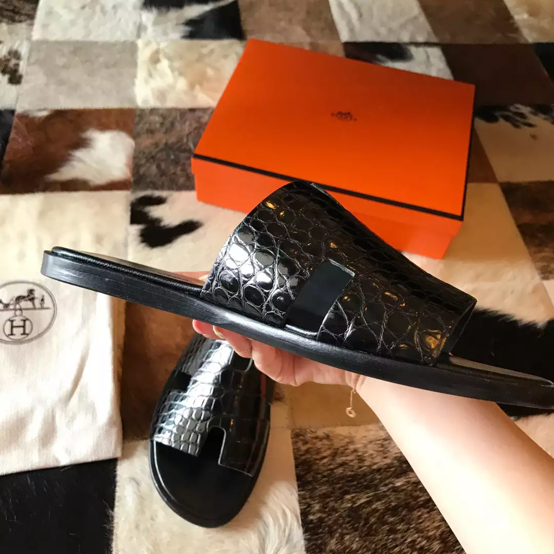 HERMES MEN'S IZMIR SANDALS IN BLACK SHINY NILOTICUS CROCODILE LEATHER - HMSD034