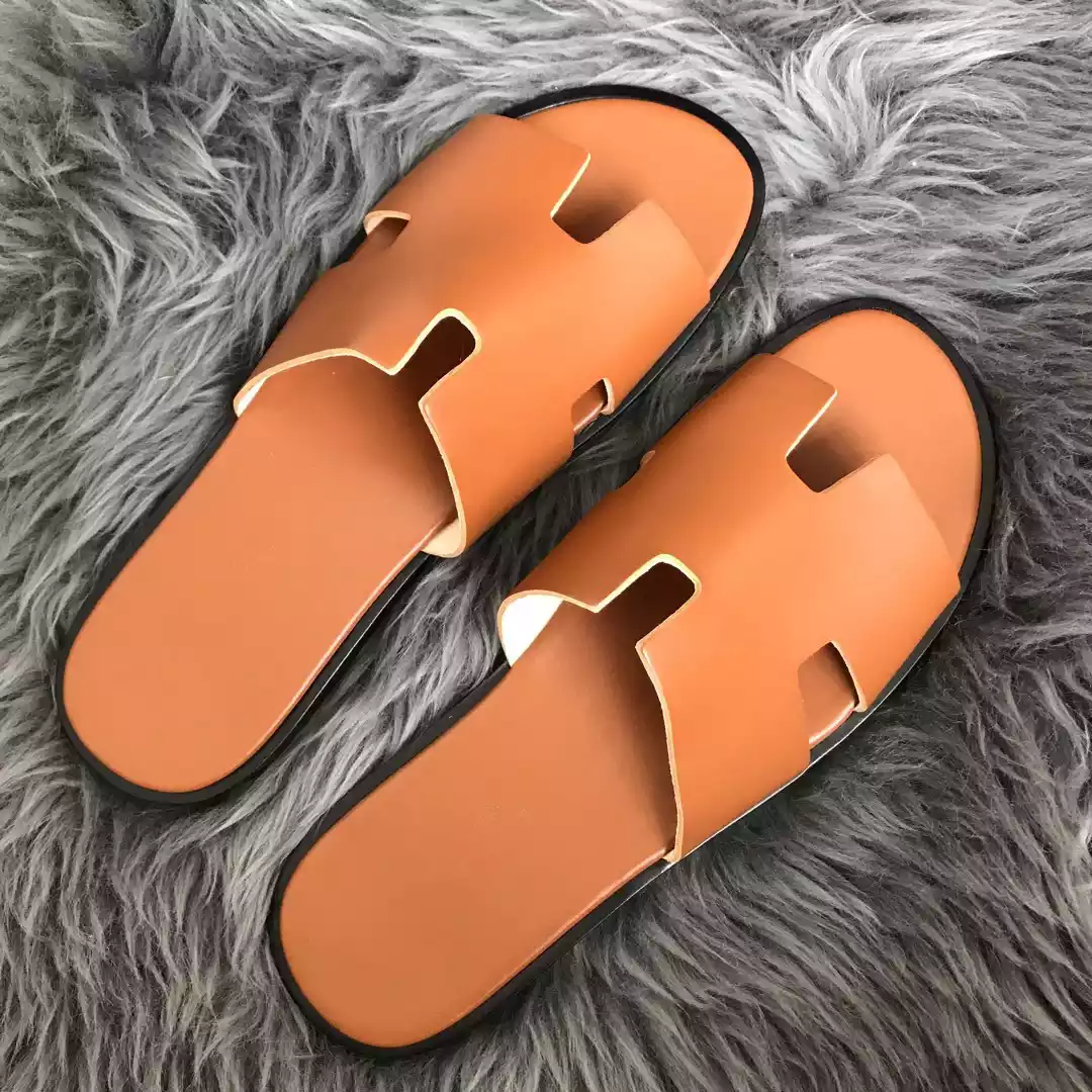 HERMES MEN'S IZMIR SANDALS IN GOLD SWIFT CALFSKIN - HMSD019