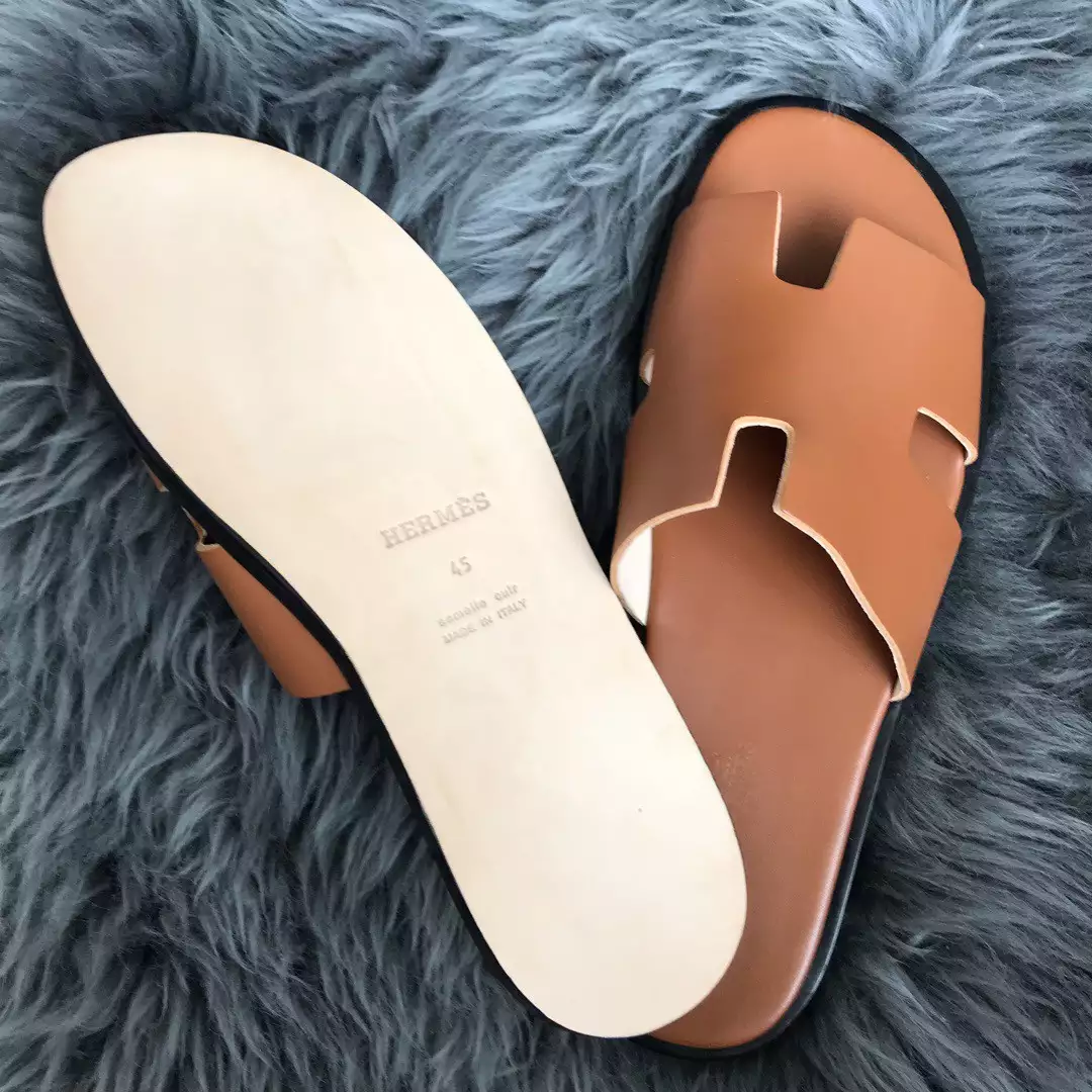 HERMES MEN'S IZMIR SANDALS IN GOLD SWIFT CALFSKIN - HMSD019