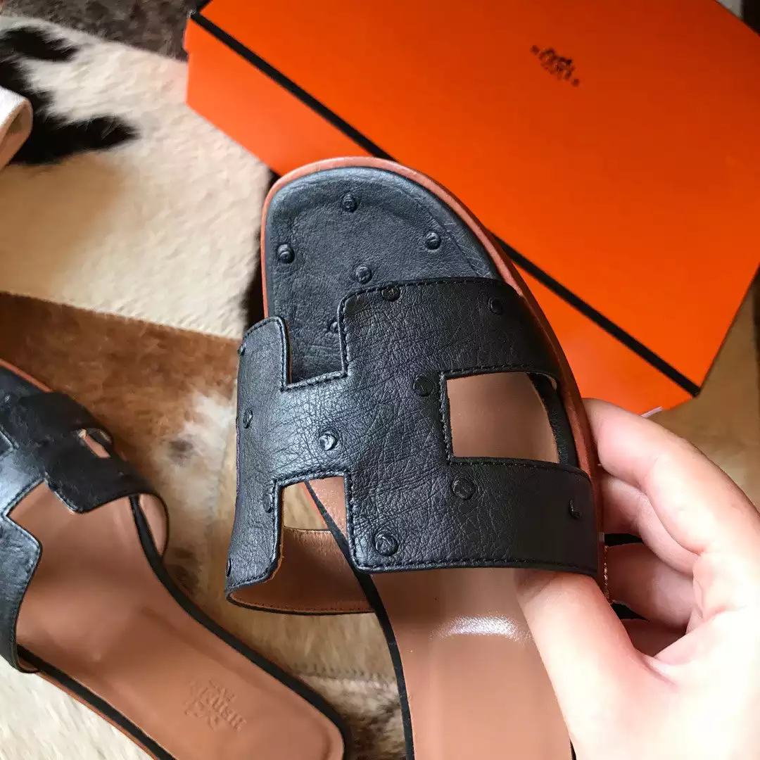 HERMES ORAN SLIDE SANDALS IN BLACK OSTRICH LEATHER - HMSD078