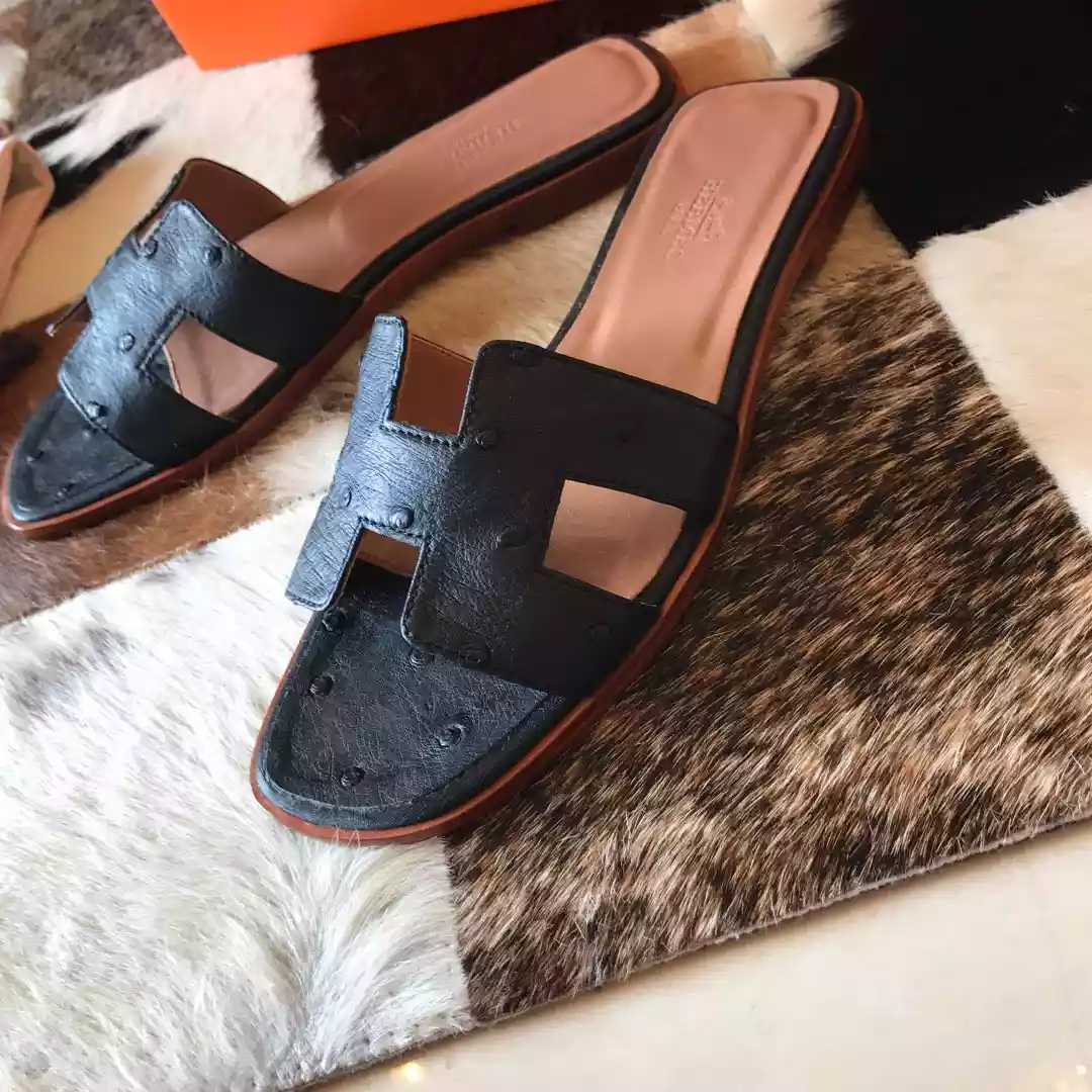HERMES ORAN SLIDE SANDALS IN BLACK OSTRICH LEATHER - HMSD078