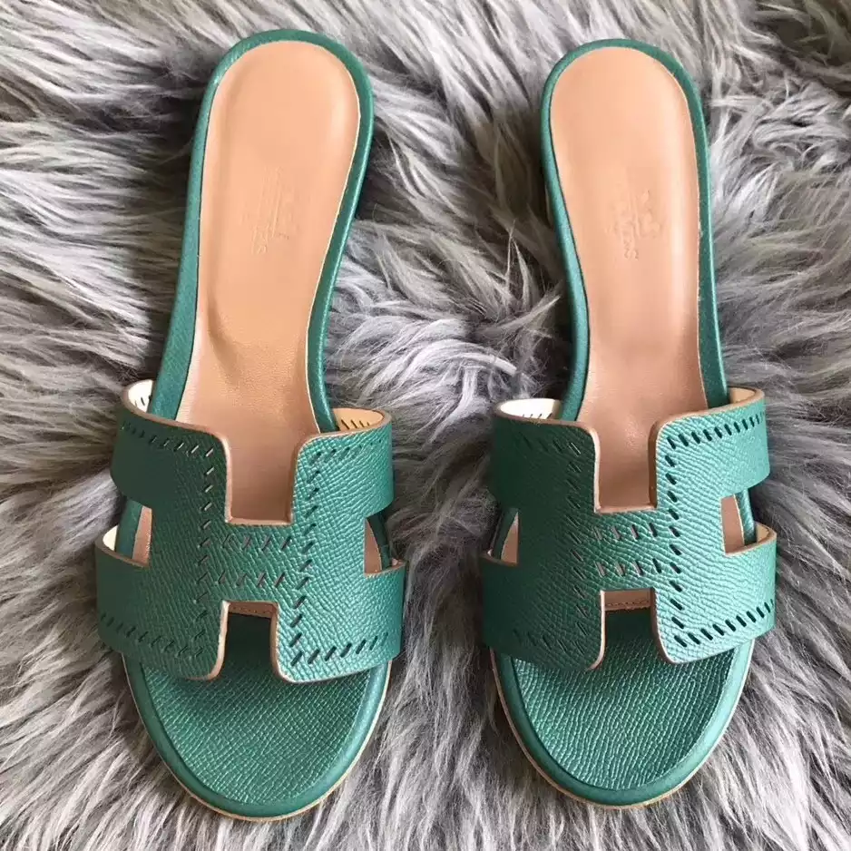 HERMES ORAN SLIDE SANDALS IN MALACHITE EPSOM PERFORATED CALFSKIN - HMSD097