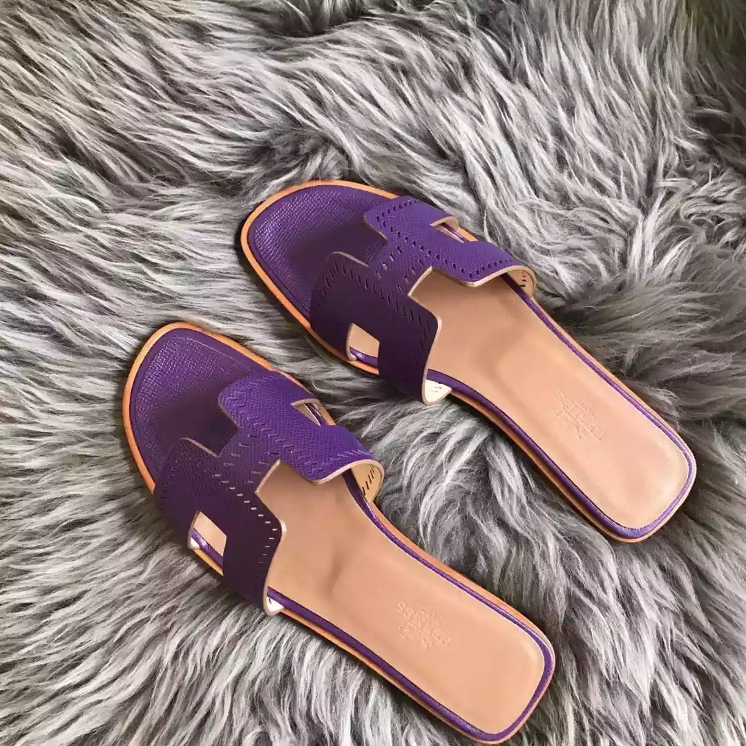 HERMES ORAN SLIDE SANDALS IN PURPLE EPSOM PERFORATED CALFSKIN - HMSD098