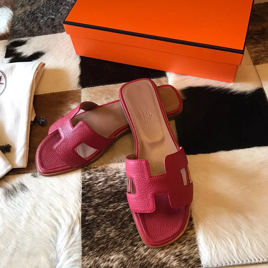 HERMES ORAN SLIDE SANDALS IN RED CLEMENCE LEATHER - HMSD112