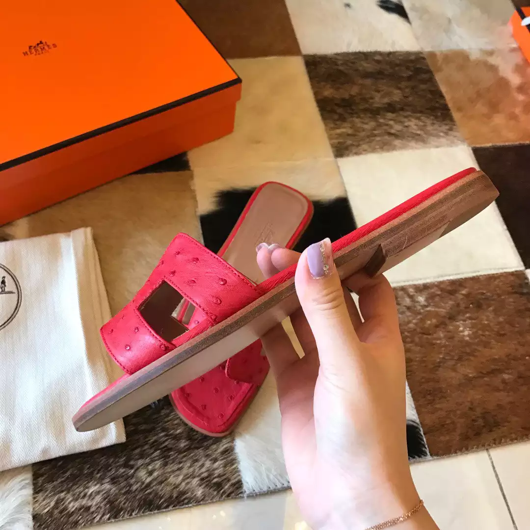 HERMES ORAN SLIDE SANDALS IN RED OSTRICH LEATHER - HMSD080