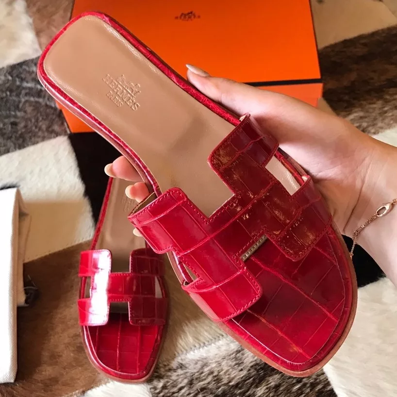 HERMES ORAN SLIDE SANDALS IN RED SHINY NILOTICUS CROCODILE SKIN - HMSD055