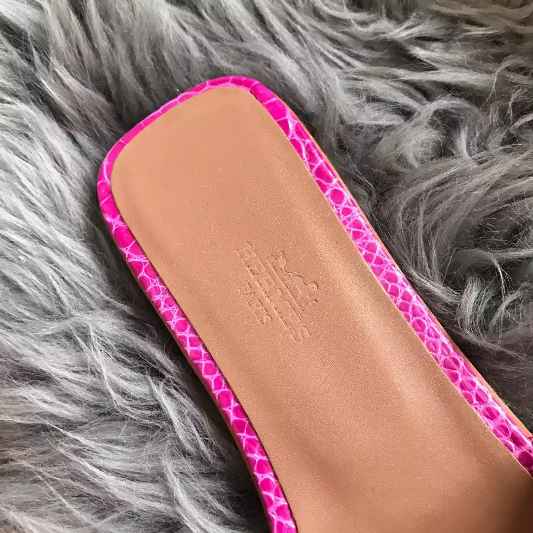 HERMES ORAN SLIDE SANDALS IN ROSE RED SHINY NILOTICUS CROCODILE SKIN - HMSD057