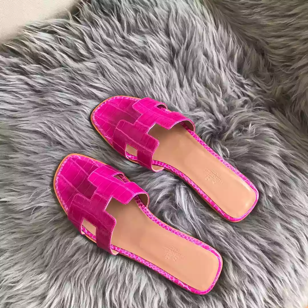 HERMES ORAN SLIDE SANDALS IN ROSE RED SHINY NILOTICUS CROCODILE SKIN - HMSD057