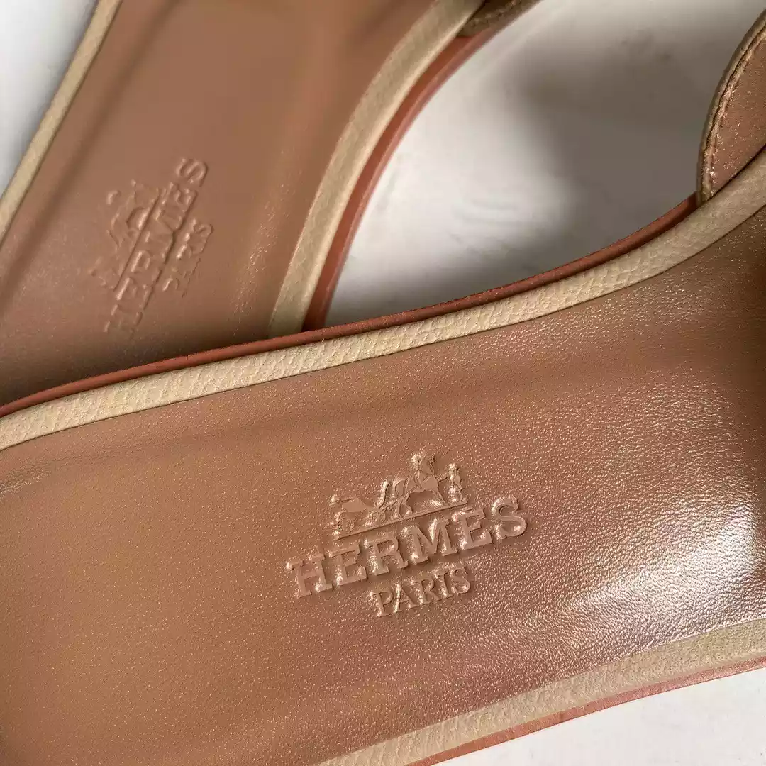 HERMES ORAN SLIDE SANDALS IN TRENCH EPSOM CALFSKIN - HMSD087