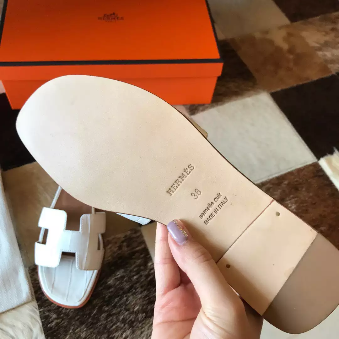 HERMES ORAN SLIDE SANDALS IN WHITE SHINY NILOTICUS CROCODILE SKIN - HMSD056