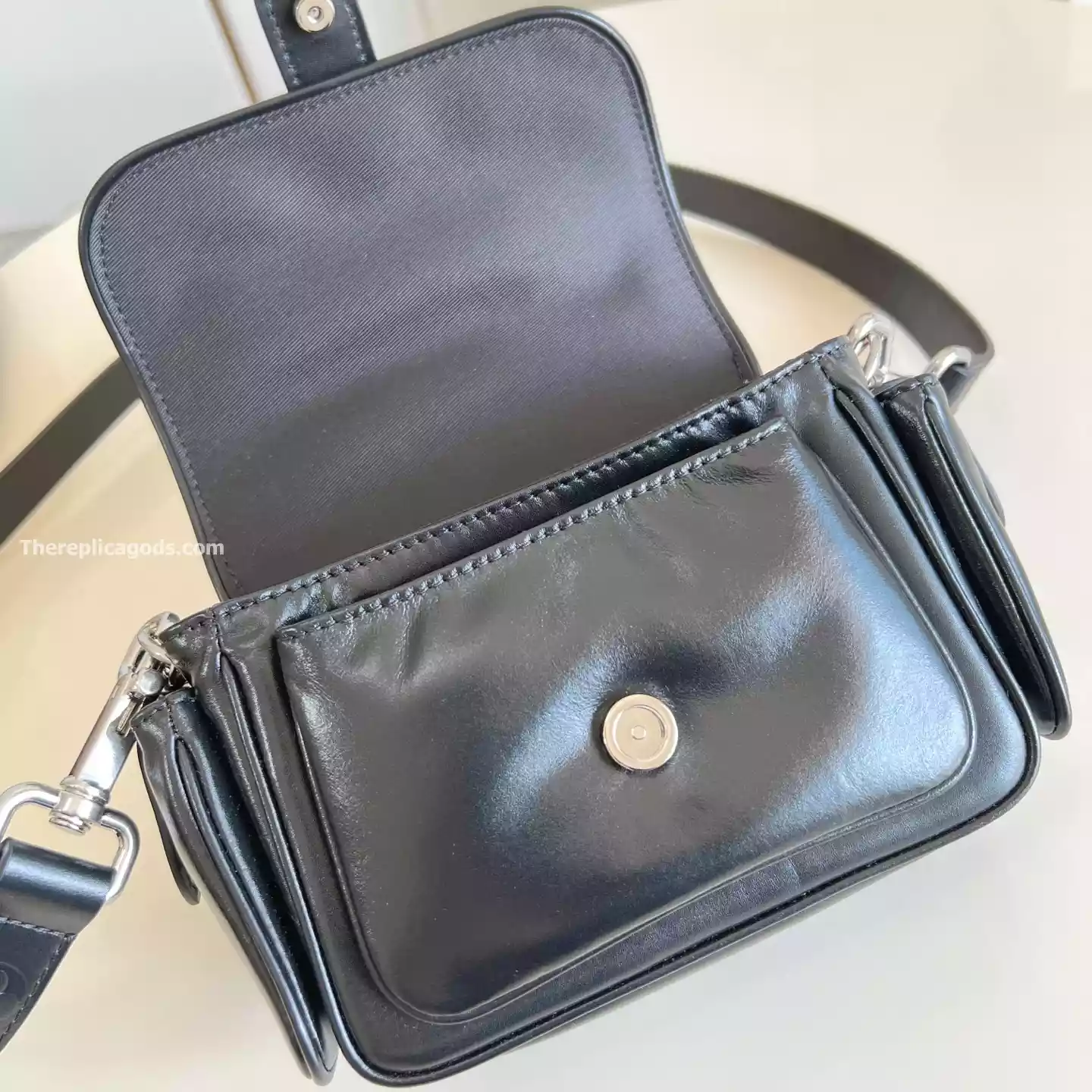 CARGO WEARABLE WALLET BLACK CALF LEATHER - LW316 CARGO WEARABLE WALLET BLACK CALF LEATHER