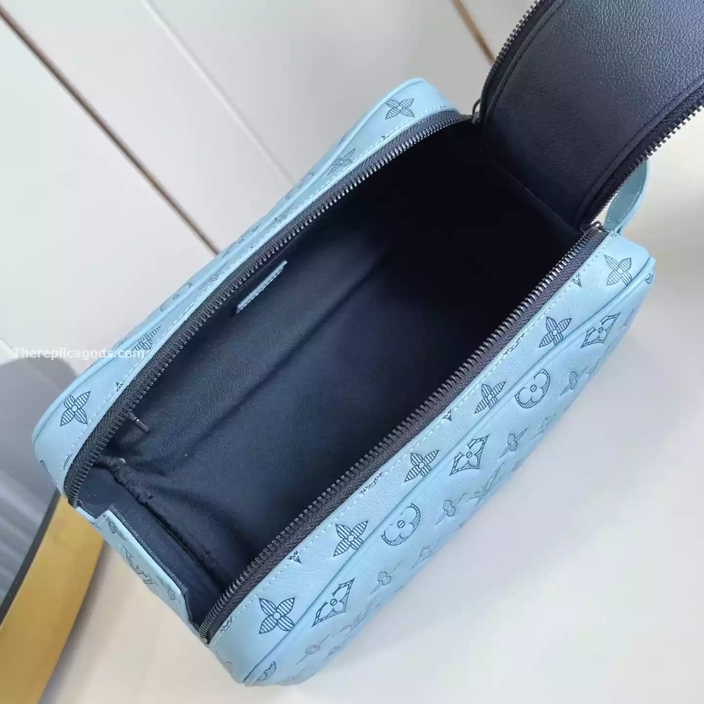 DOPP KIT BLUE MONOGRAM SHADOW - LW302 DOPP KIT BLUE MONOGRAM SHADOW