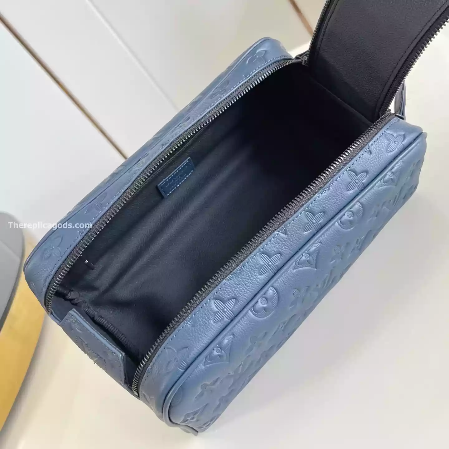 DOPP KIT NAVY BLUE MONOGRAM SHADOW - LW303 DOPP KIT NAVY BLUE MONOGRAM SHADOW