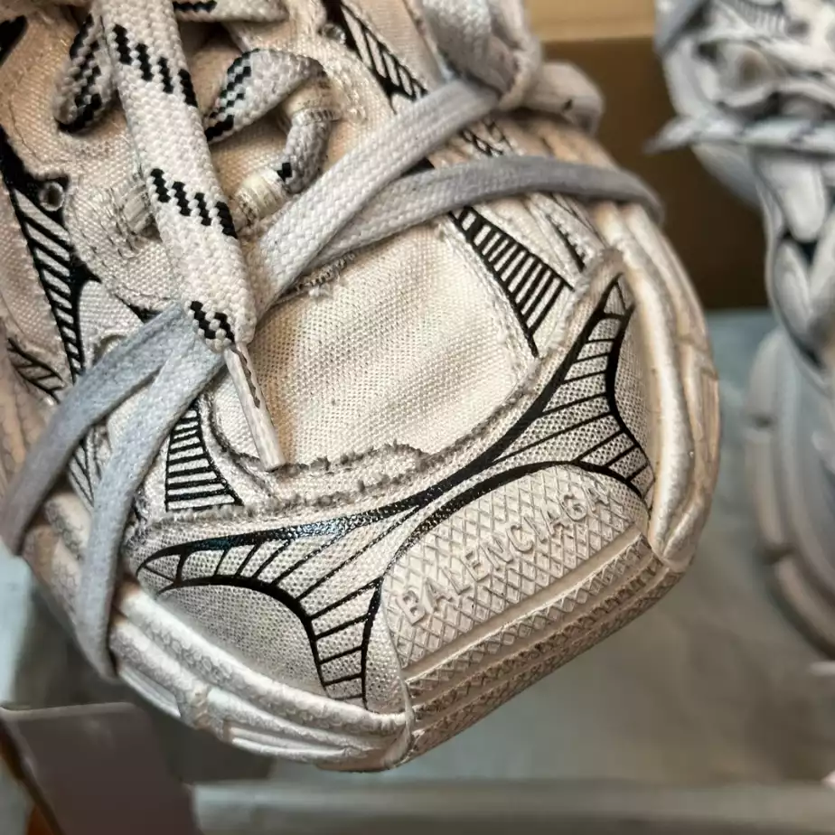 BALENCIAGA MEN'S 3XL SNEAKER - BLA109