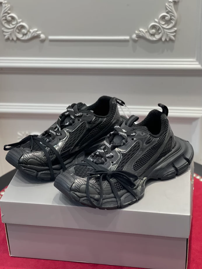 BALENCIAGA MEN'S 3XL SNEAKER - BLA116