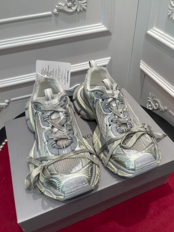 BALENCIAGA MEN'S 3XL SNEAKER - BLA117