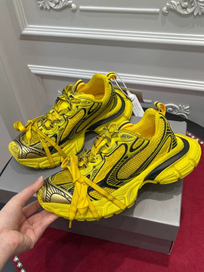 BALENCIAGA MEN'S 3XL SNEAKER - BLA121