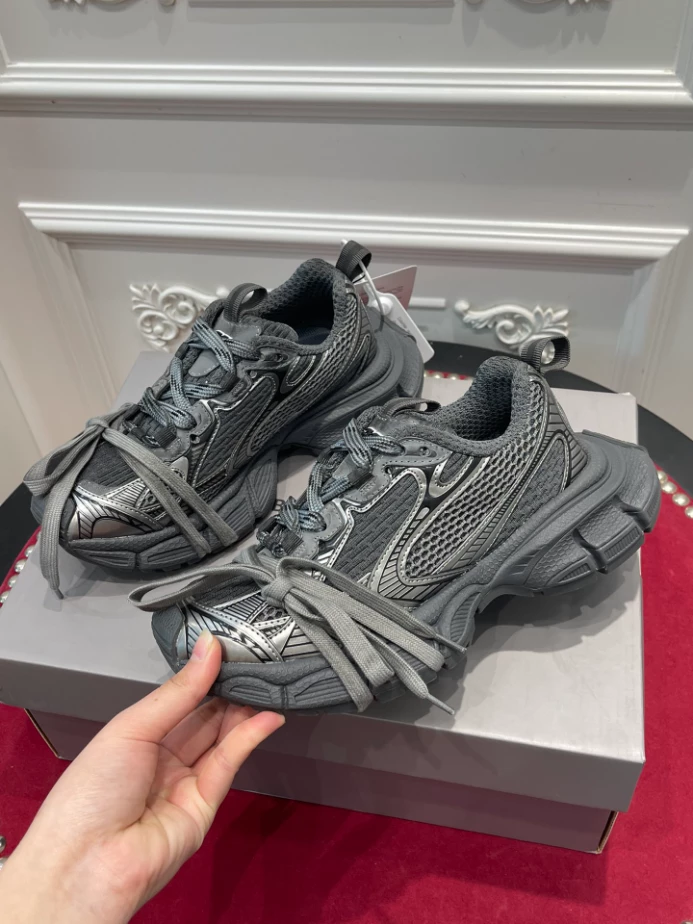 BALENCIAGA MEN'S 3XL SNEAKER - BLA123