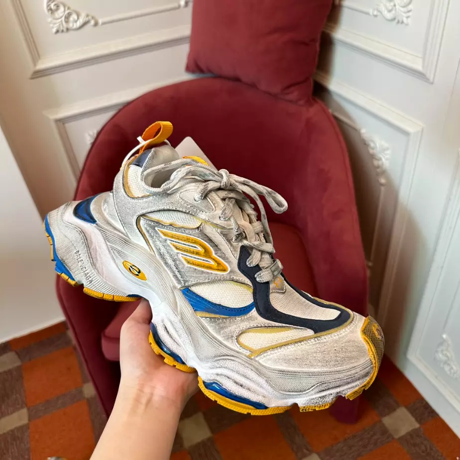 BALENCIAGA MEN'S CARGO SNEAKER - BLA105