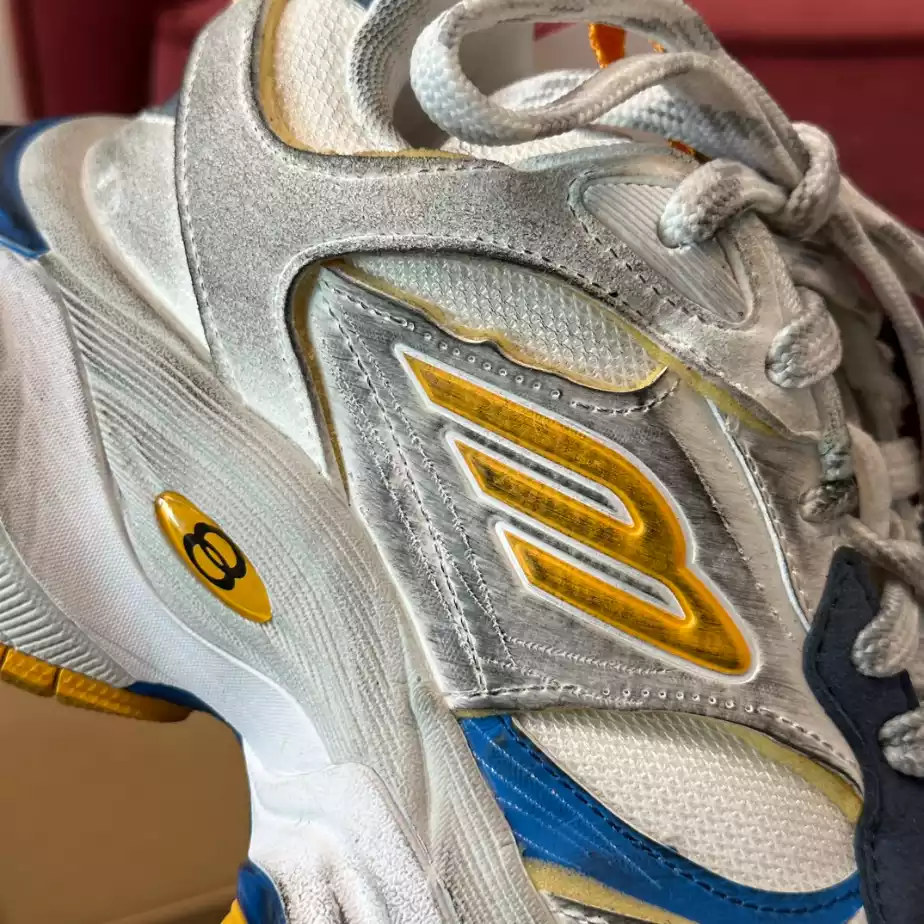 BALENCIAGA MEN'S CARGO SNEAKER - BLA105