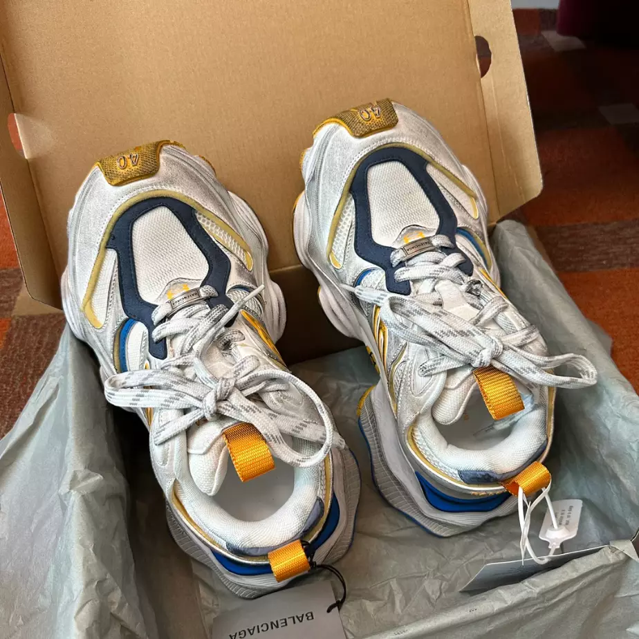 BALENCIAGA MEN'S CARGO SNEAKER - BLA105