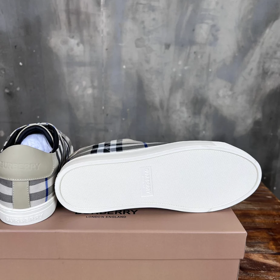 BURBERRY CHECK AND LEATHER SNEAKERS - BBR072