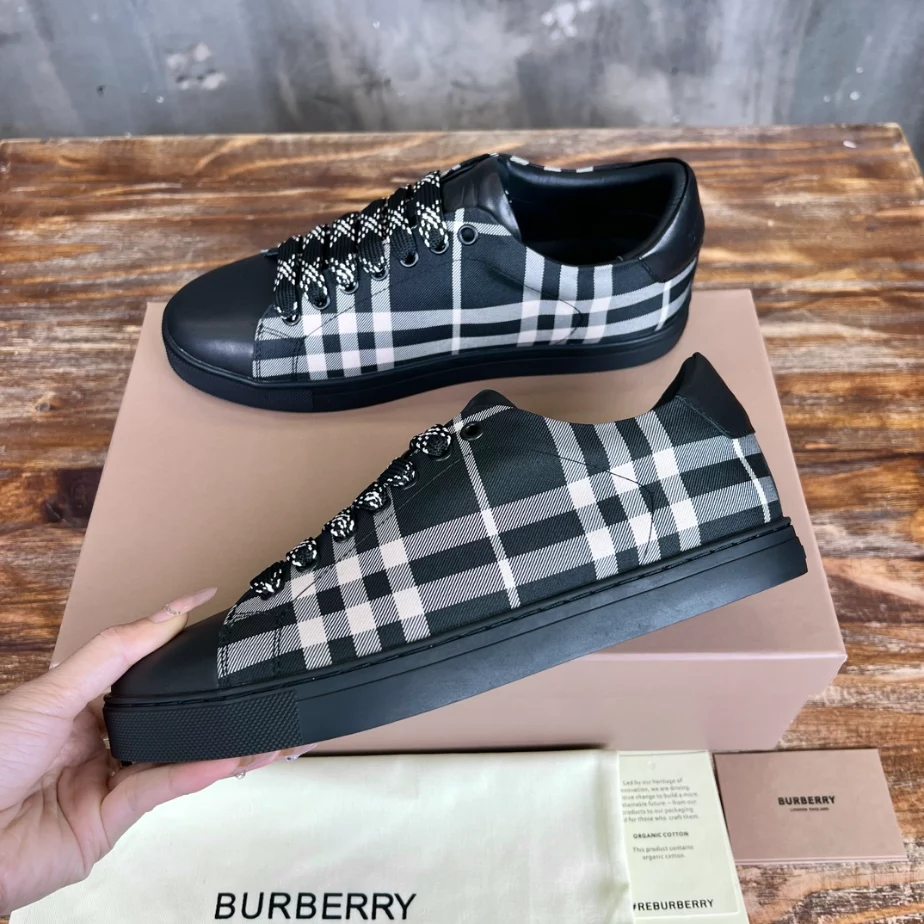 BURBERRY CHECK AND LEATHER SNEAKERS - BBR073