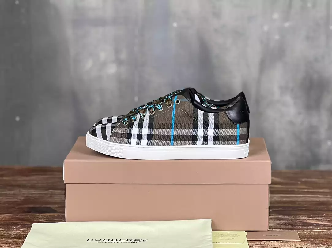 BURBERRY CHECK AND LEATHER SNEAKERS - BBR074