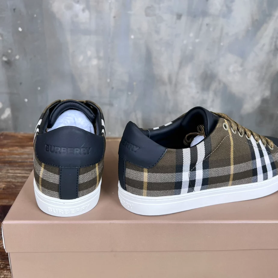 BURBERRY CHECK AND LEATHER SNEAKERS - BBR071