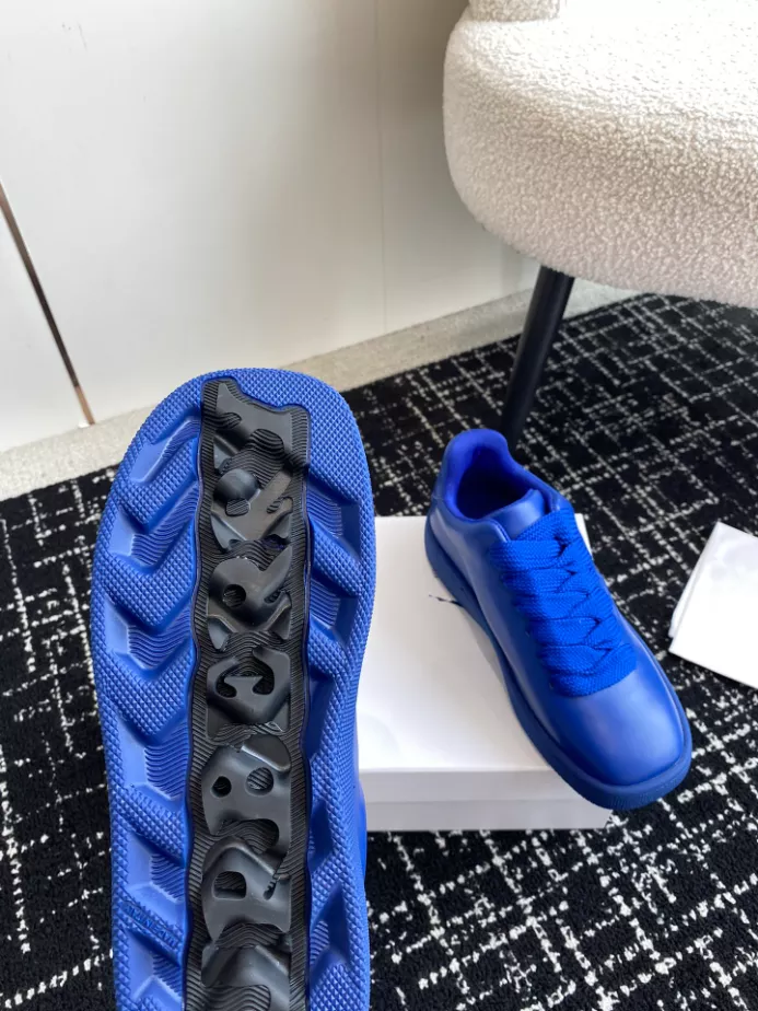 BURBERRY LEATHER BOX SNEAKERS - BBR100