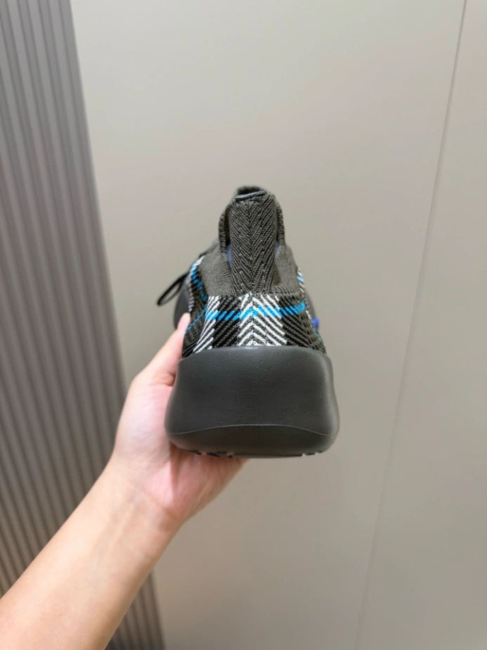 BURBERRY CHECK KNIT NEPTUNE SNEAKERS - BBR057