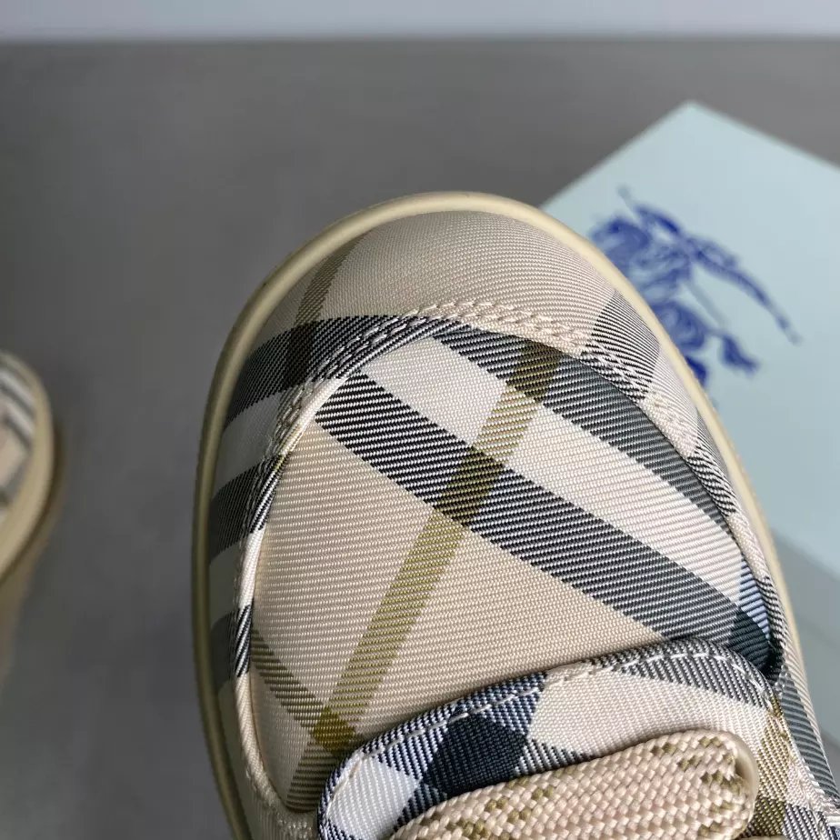 BURBERRY CHECK TERRACE SNEAKERS - BBR037