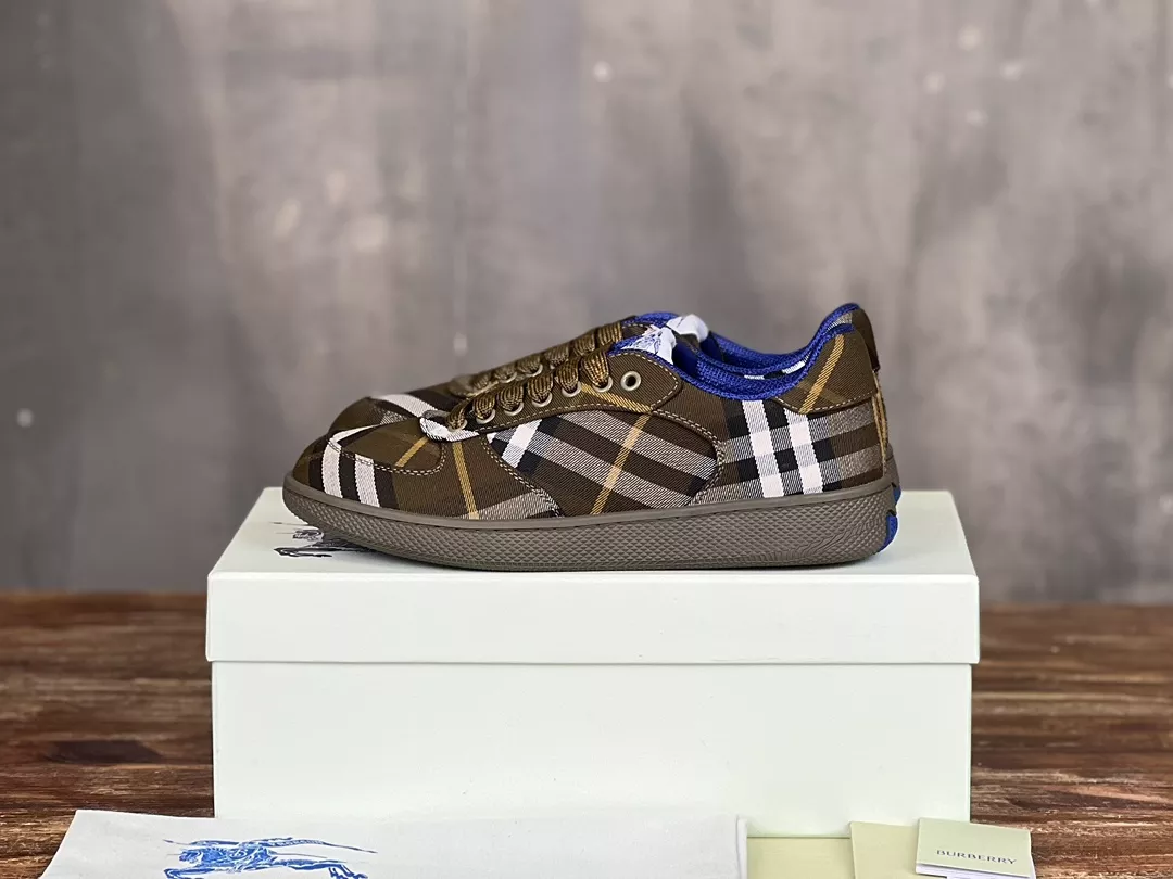 BURBERRY CHECK TERRACE SNEAKERS - BBR069