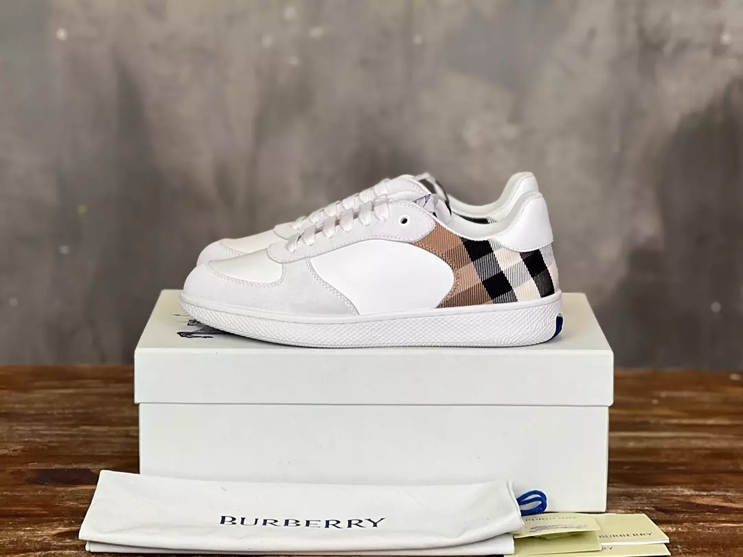 BURBERRY TERRACE SNEAKERS - BBR091