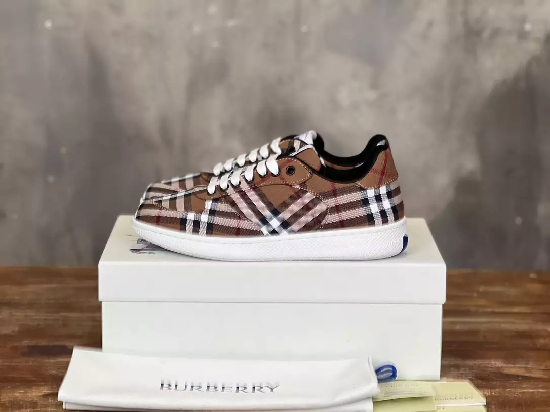BURBERRY CHECK TERRACE SNEAKERS - BBR092