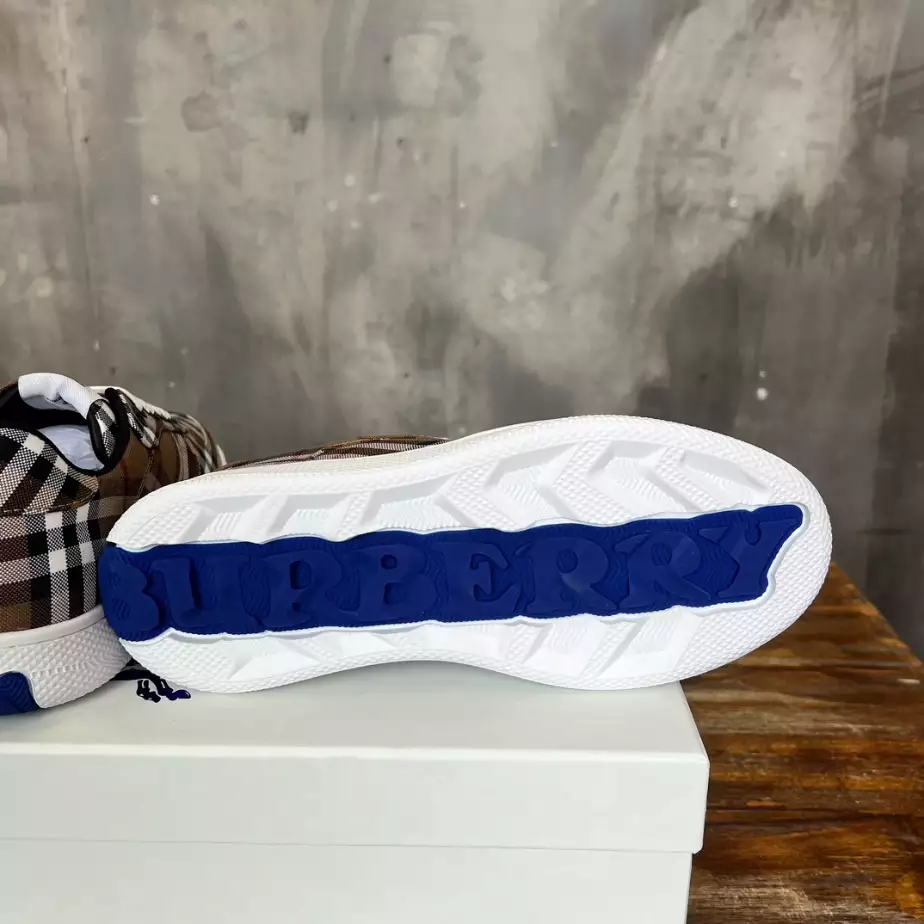 BURBERRY CHECK TERRACE SNEAKERS - BBR092