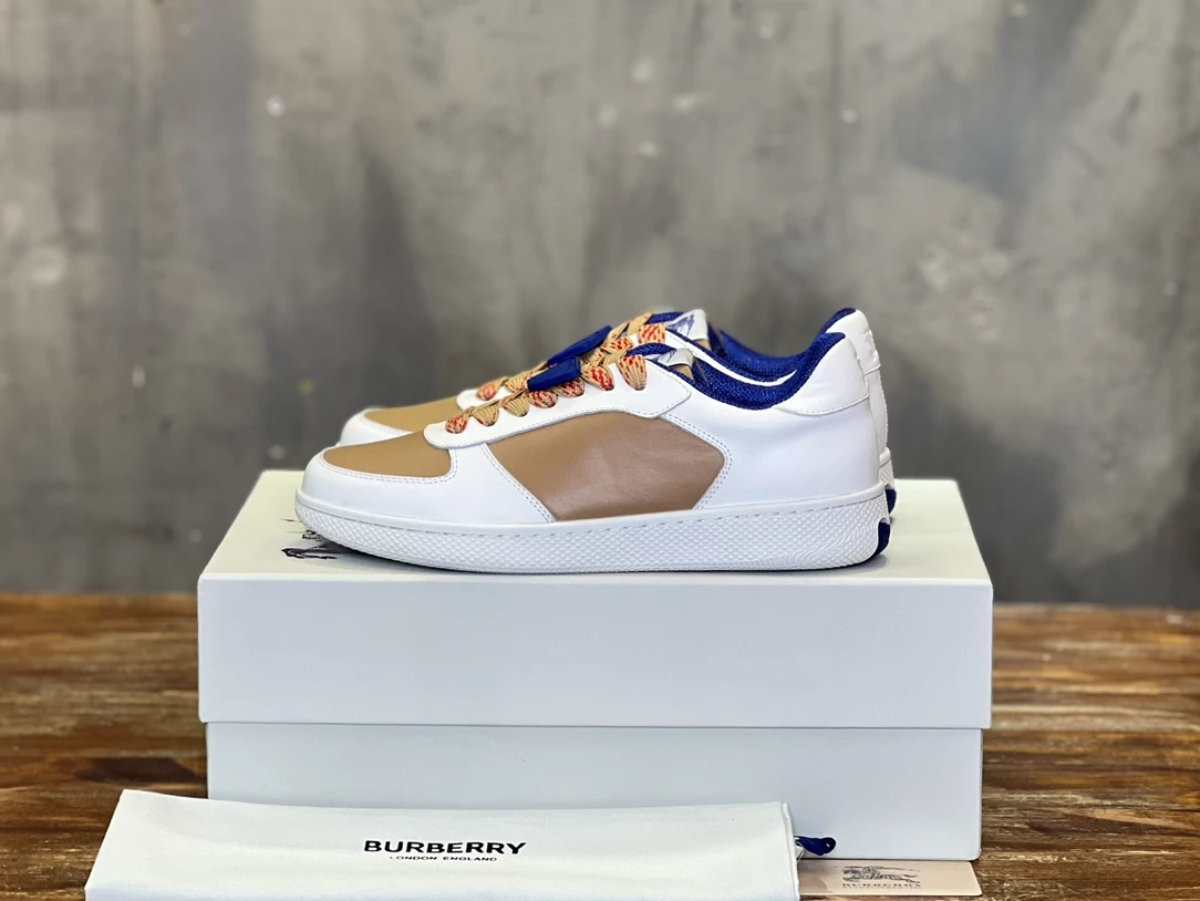 BURBERRY LEATHER SNEAKERS - BBR076
