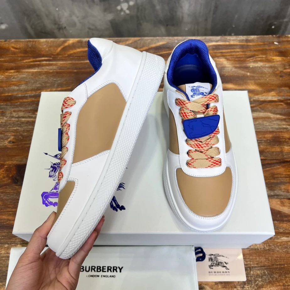 BURBERRY LEATHER SNEAKERS - BBR076