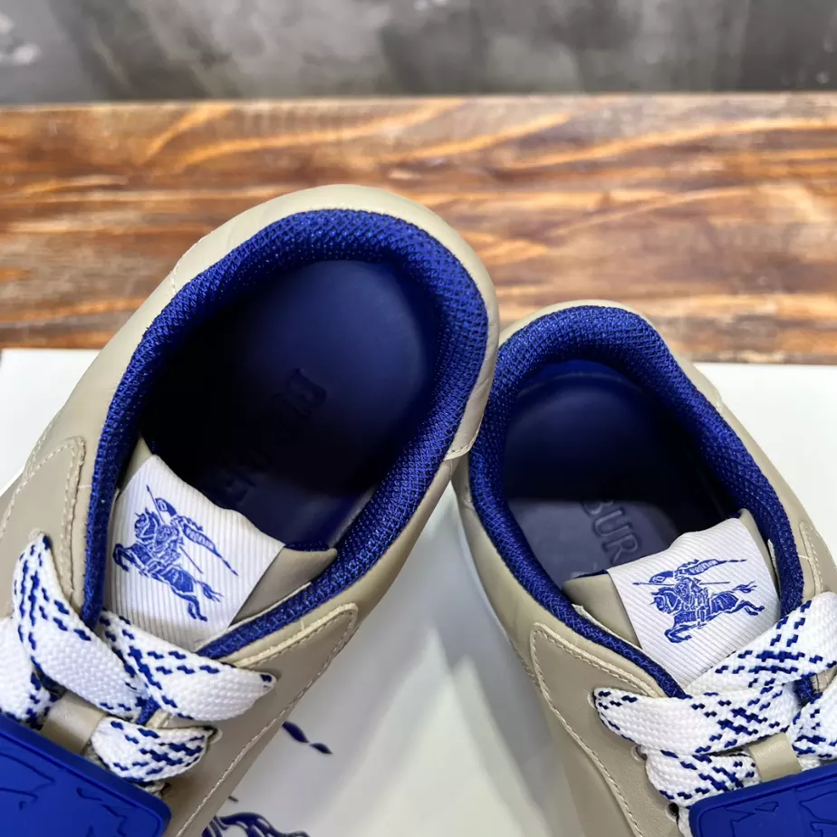 BURBERRY LEATHER SNEAKERS - BBR078