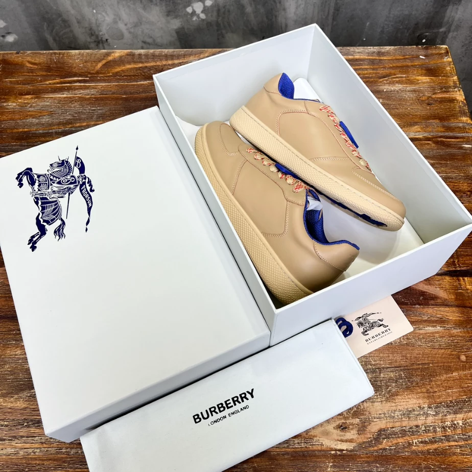 BURBERRY LEATHER SNEAKERS - BBR079