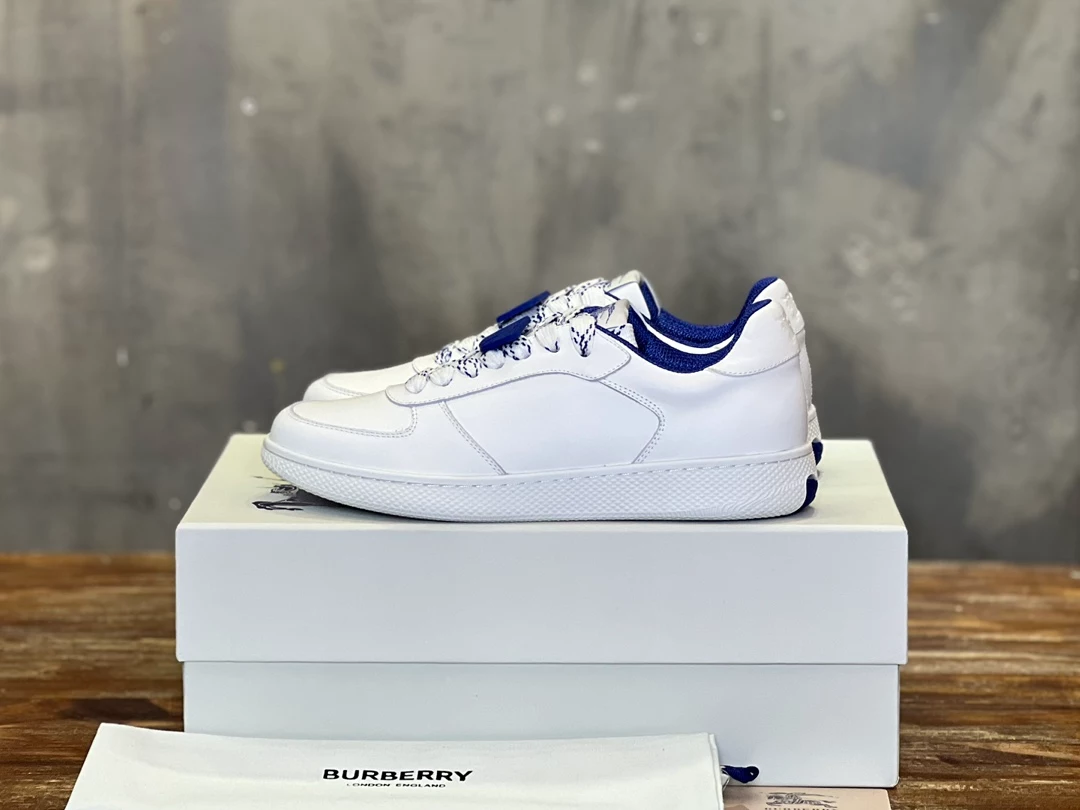 BURBERRY LEATHER SNEAKERS - BBR080