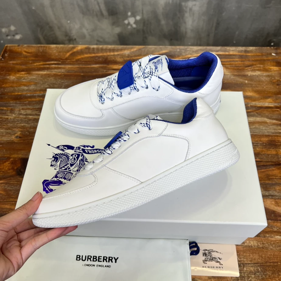 BURBERRY LEATHER SNEAKERS - BBR080