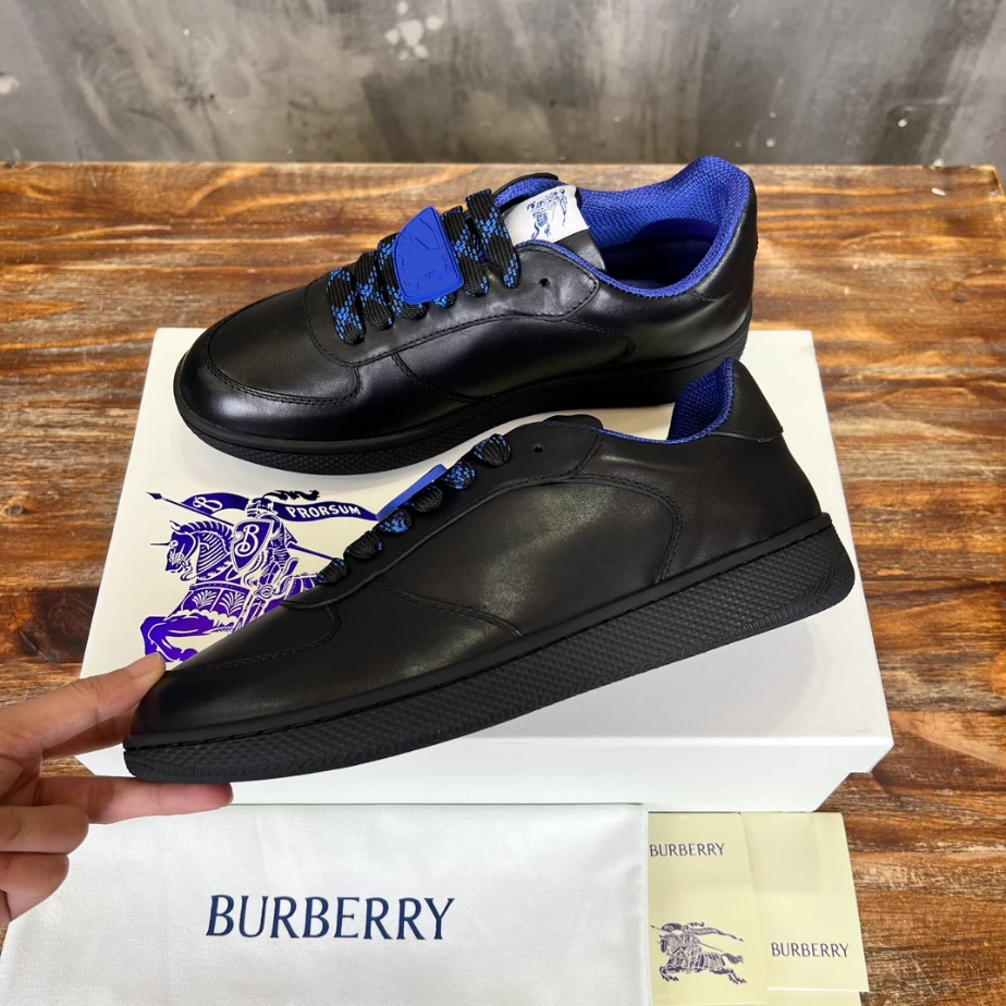 BURBERRY LEATHER TERRACE SNEAKERS - BBR085