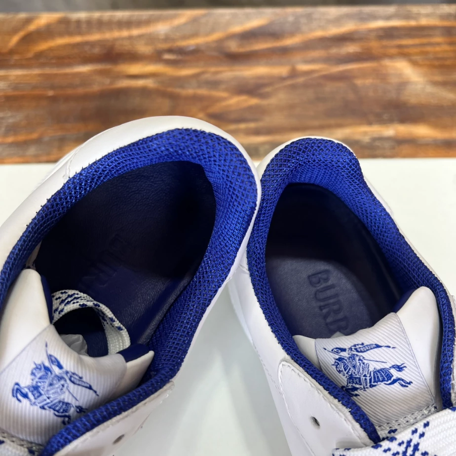 BURBERRY LEATHER TERRACE SNEAKERS - BBR086