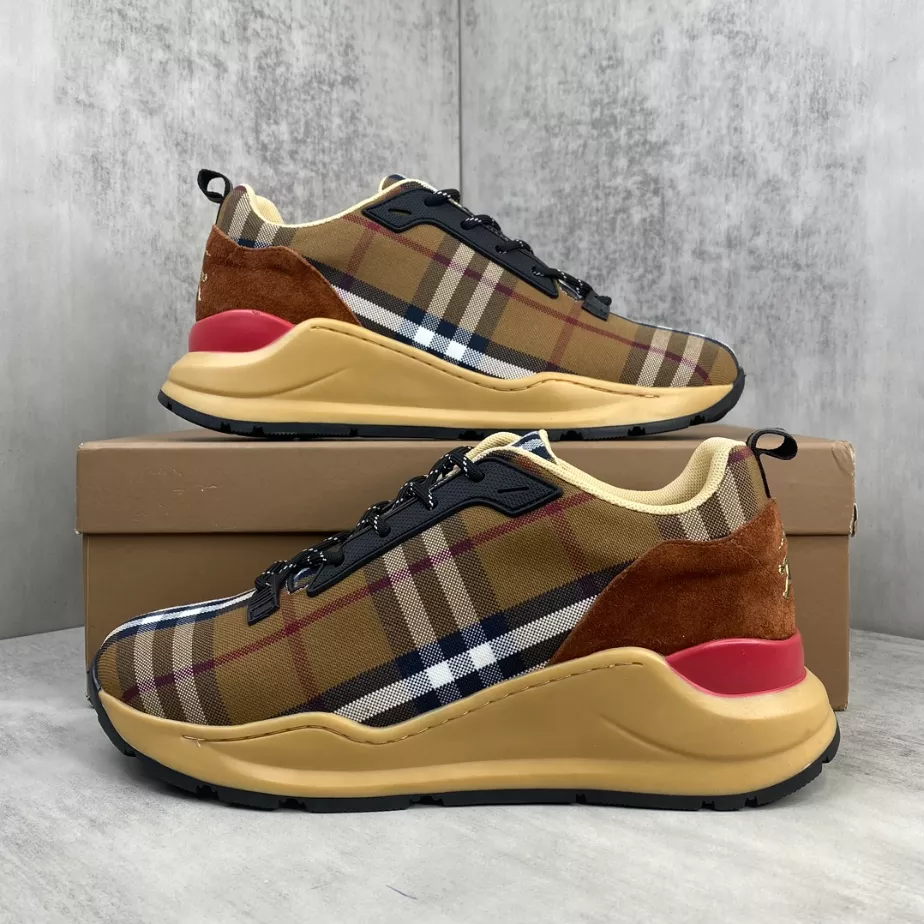 BURBERRY PLATFORM SNEAKERS - BBR062